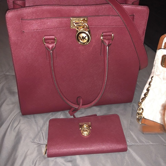Burgundy Michael Kors Set - Picture 2 of 3